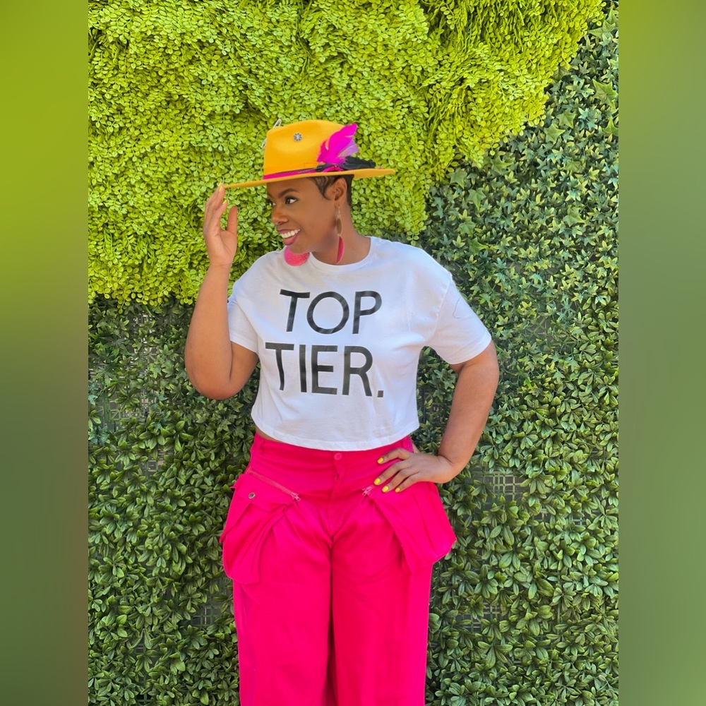 EXCLUSIVE CROP TEE